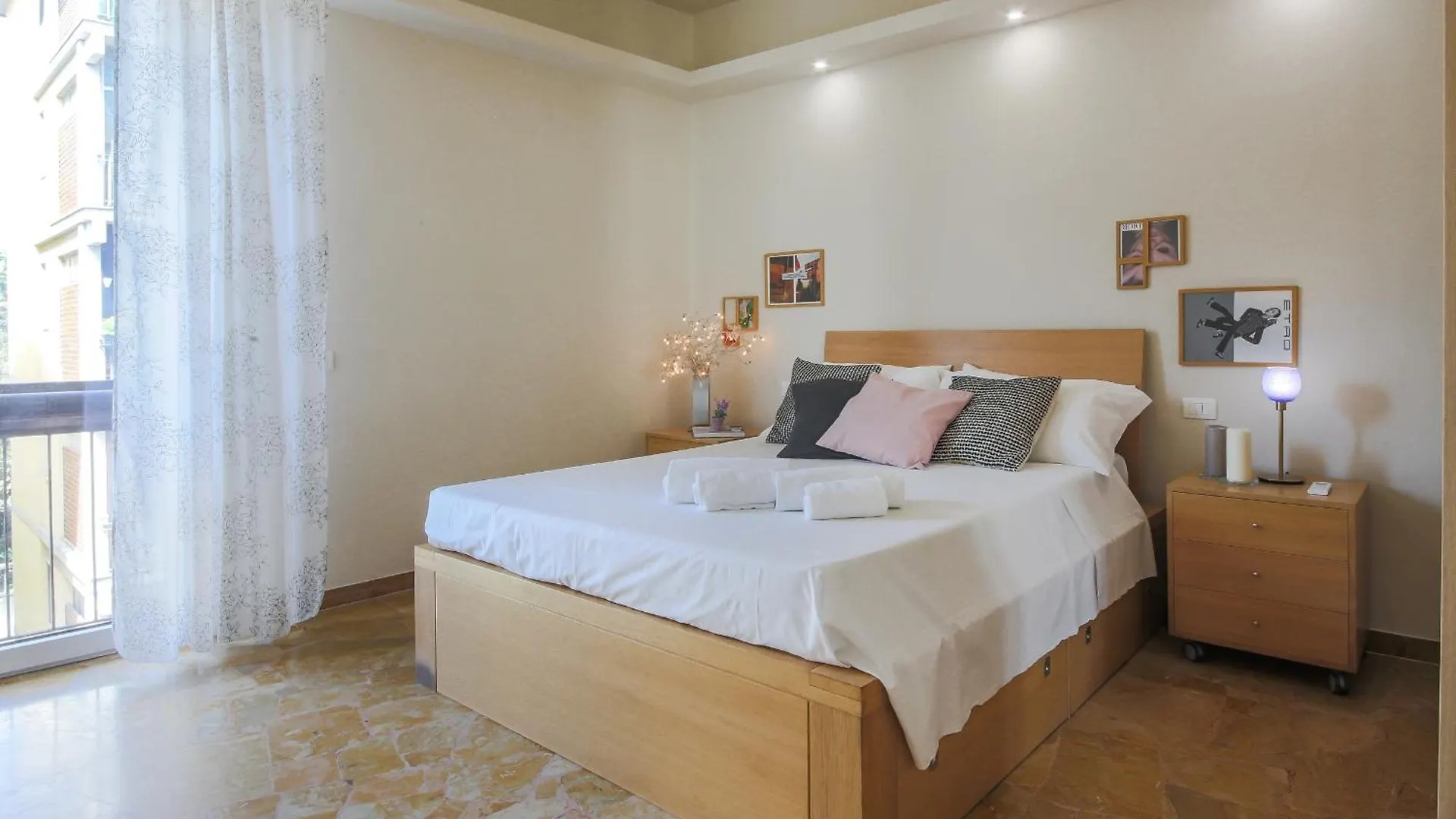 Apartments Florence - Rosselli 3Bdr With Balcony 0*,  Italy
