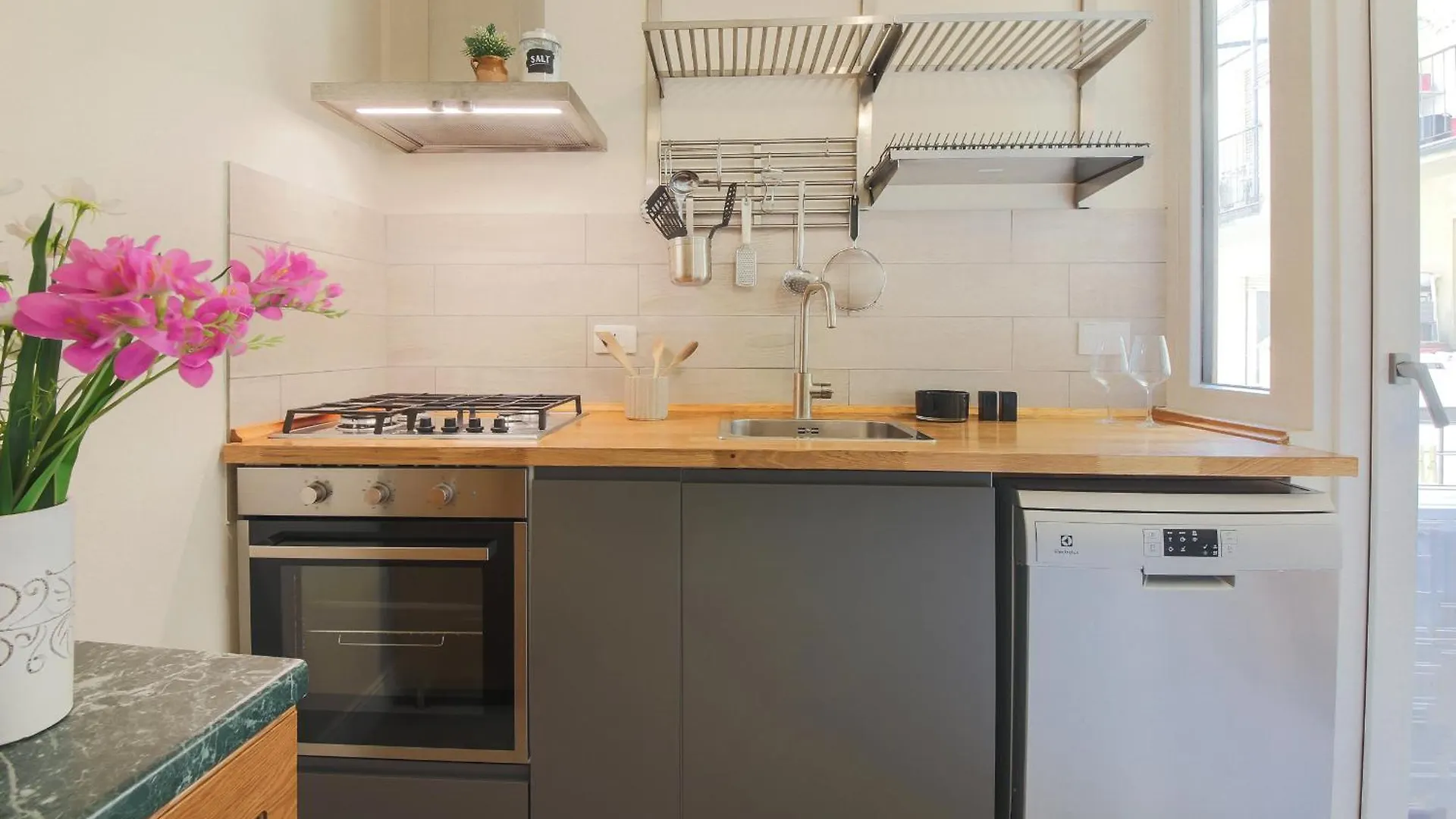 Apartments Florence - Rosselli 3Bdr With Balcony 0*,